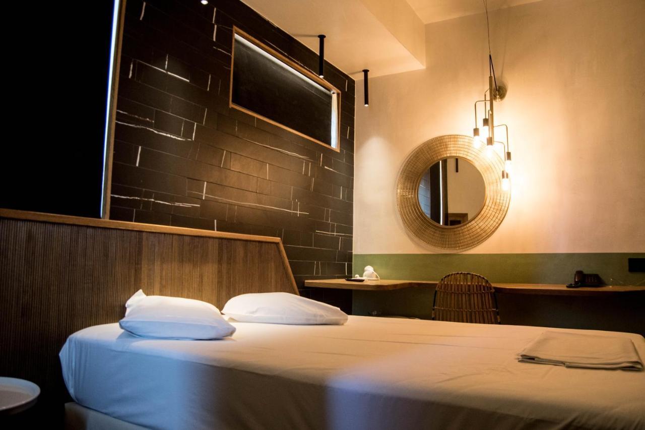 Adonis City Hotel パトラ エクステリア 写真