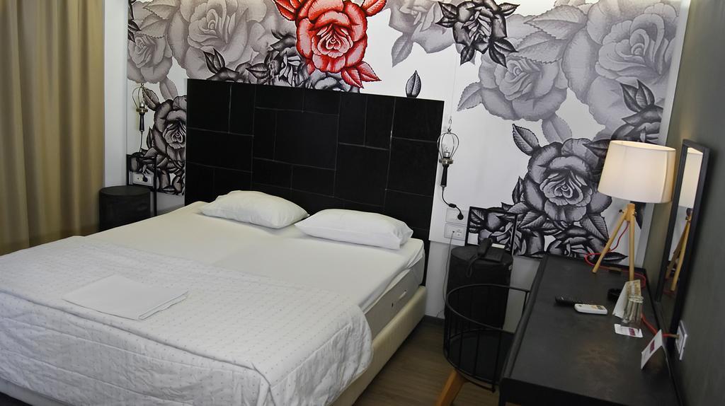 Adonis City Hotel パトラ エクステリア 写真