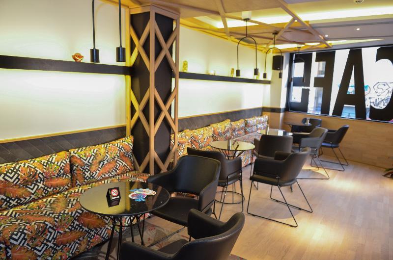 Adonis City Hotel パトラ エクステリア 写真