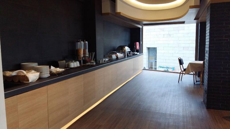 Adonis City Hotel パトラ エクステリア 写真